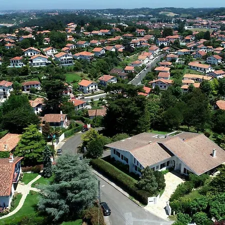 Vila La Bakea A Quelques Minutes De La Plage De Saint-jean-de-luz, Lieu Ideal Pour Vos Seminaires Et Receptions *