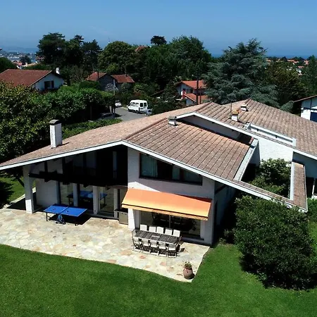 Vila La Bakea A Quelques Minutes De La Plage De Saint-jean-de-luz, Lieu Ideal Pour Vos Seminaires Et Receptions *