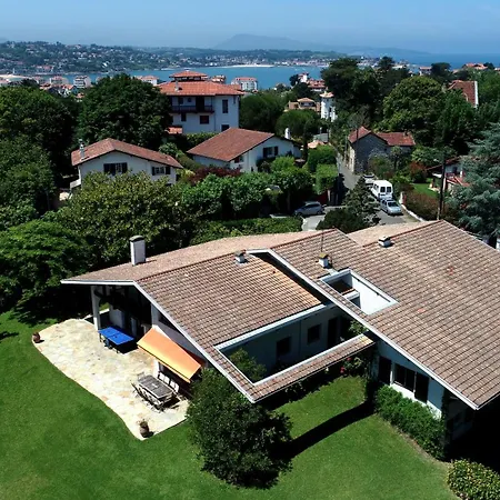 Vila La Bakea A Quelques Minutes De La Plage De Saint-jean-de-luz, Lieu Ideal Pour Vos Seminaires Et Receptions
