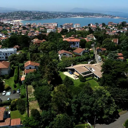 Vila La Bakea A Quelques Minutes De La Plage De Saint-jean-de-luz, Lieu Ideal Pour Vos Seminaires Et Receptions *