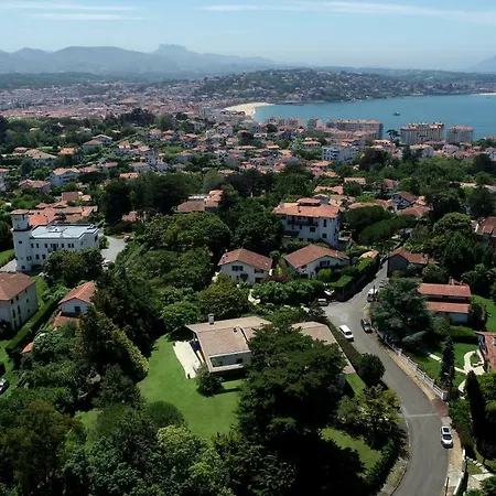Vila La Bakea A Quelques Minutes De La Plage De Saint-jean-de-luz, Lieu Ideal Pour Vos Seminaires Et Receptions