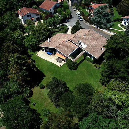 Vila La Bakea A Quelques Minutes De La Plage De Saint-jean-de-luz, Lieu Ideal Pour Vos Seminaires Et Receptions